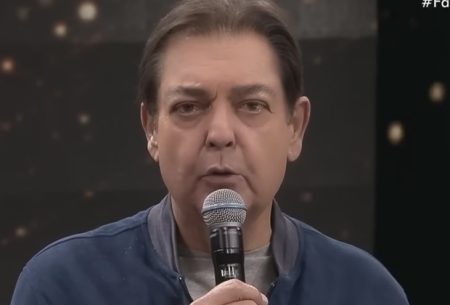 Faustão reune família em foto de Natal após desafios de saúde