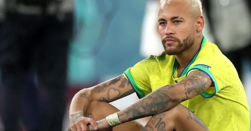 Neymar sob forte crítica de comentaristas; Walter Casagrande afirma: ‘Ele não tem poder de decisão na Vila Belmiro