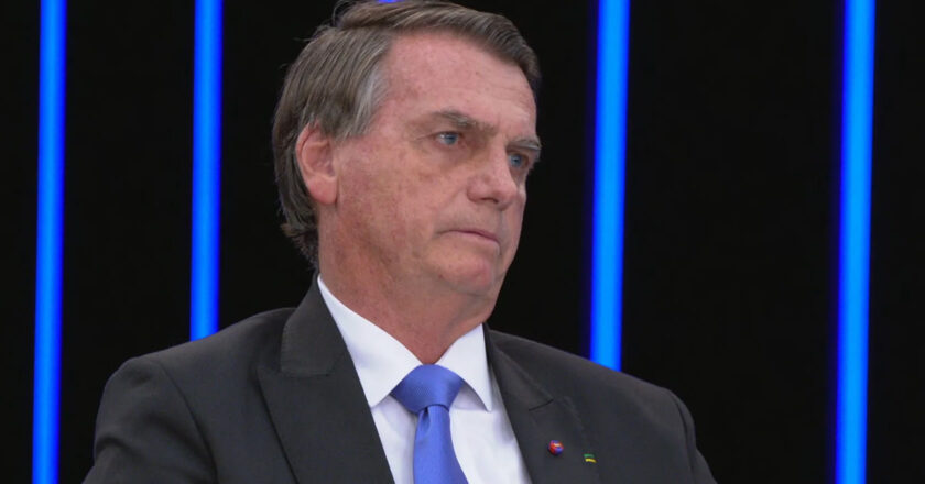 Paris Filmes descarta exibição do longa de Bolsonaro, intensificando a controvérsia em torno de Dark Horse