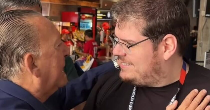 Galvão Bueno se empolga ao encontrar Casimiro nos bastidores da Copa: “Vamos registrar esse momento!